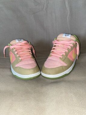 Nike Dunk Low Next Nature

(no box)